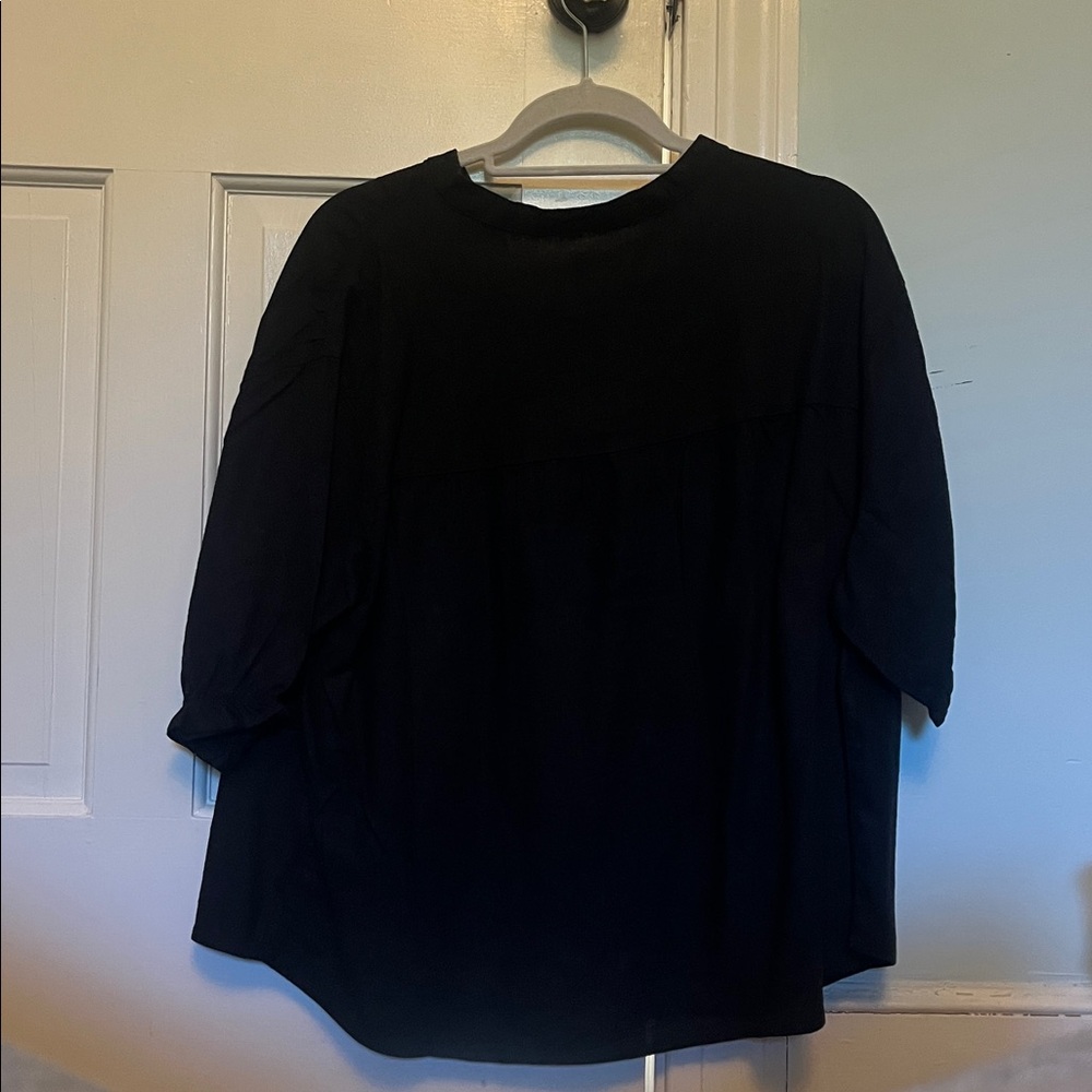 Black V-Neck Blouse - Picture 5 of 5